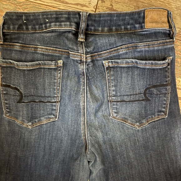 American Eagle Outfitters Blue Jeans frayed distressed at bottom - Picture 3 of 6